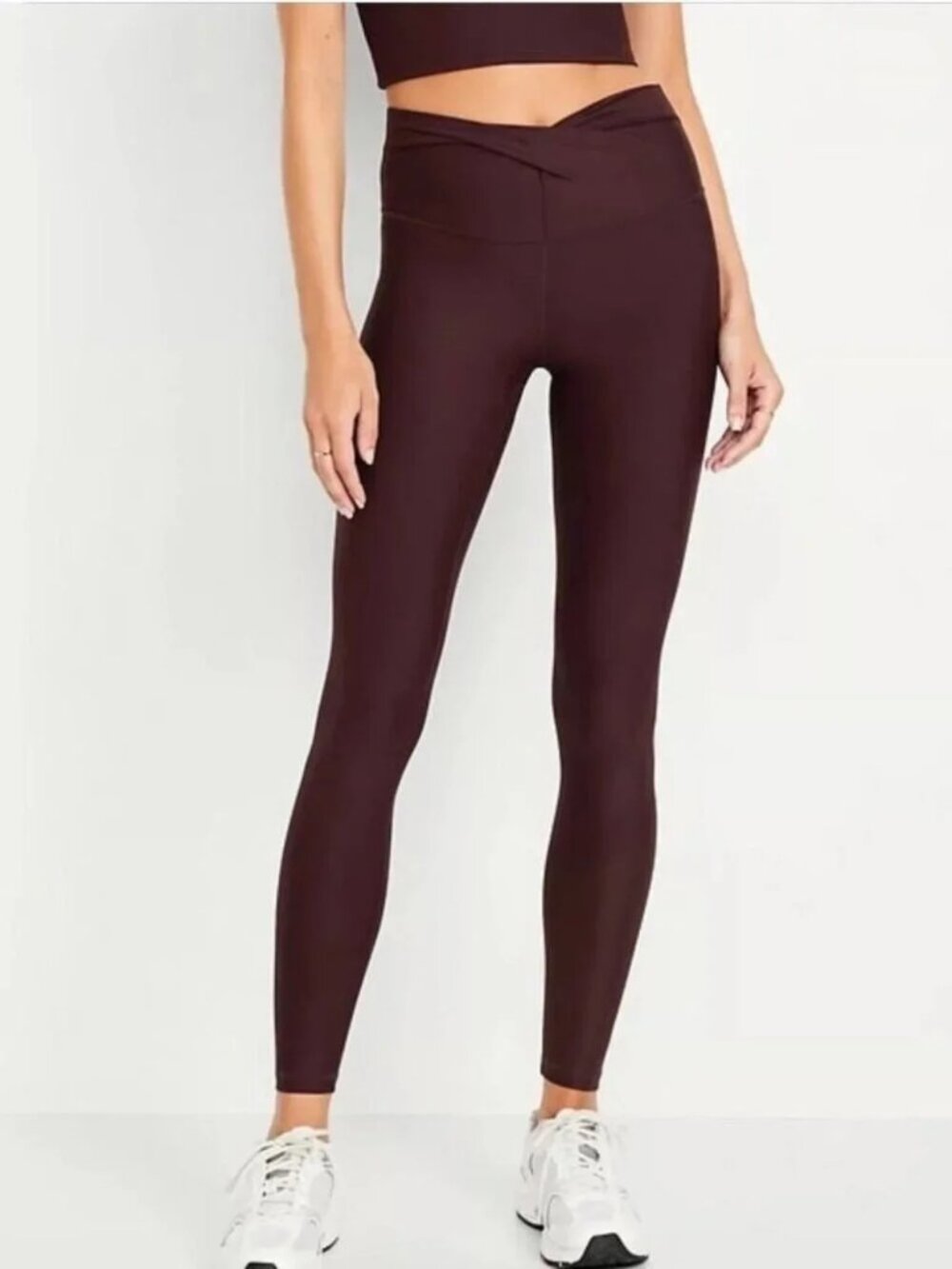 Old Navy Extra High-Waisted PowerSoft Twist-Front Leggings Color Boxwood, Size S